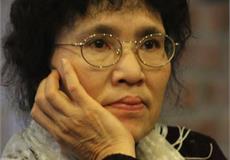 Dịch giả Nguyễn Hồng Nhung
